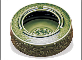 活瓷龙纹烟灰缸（绿釉）